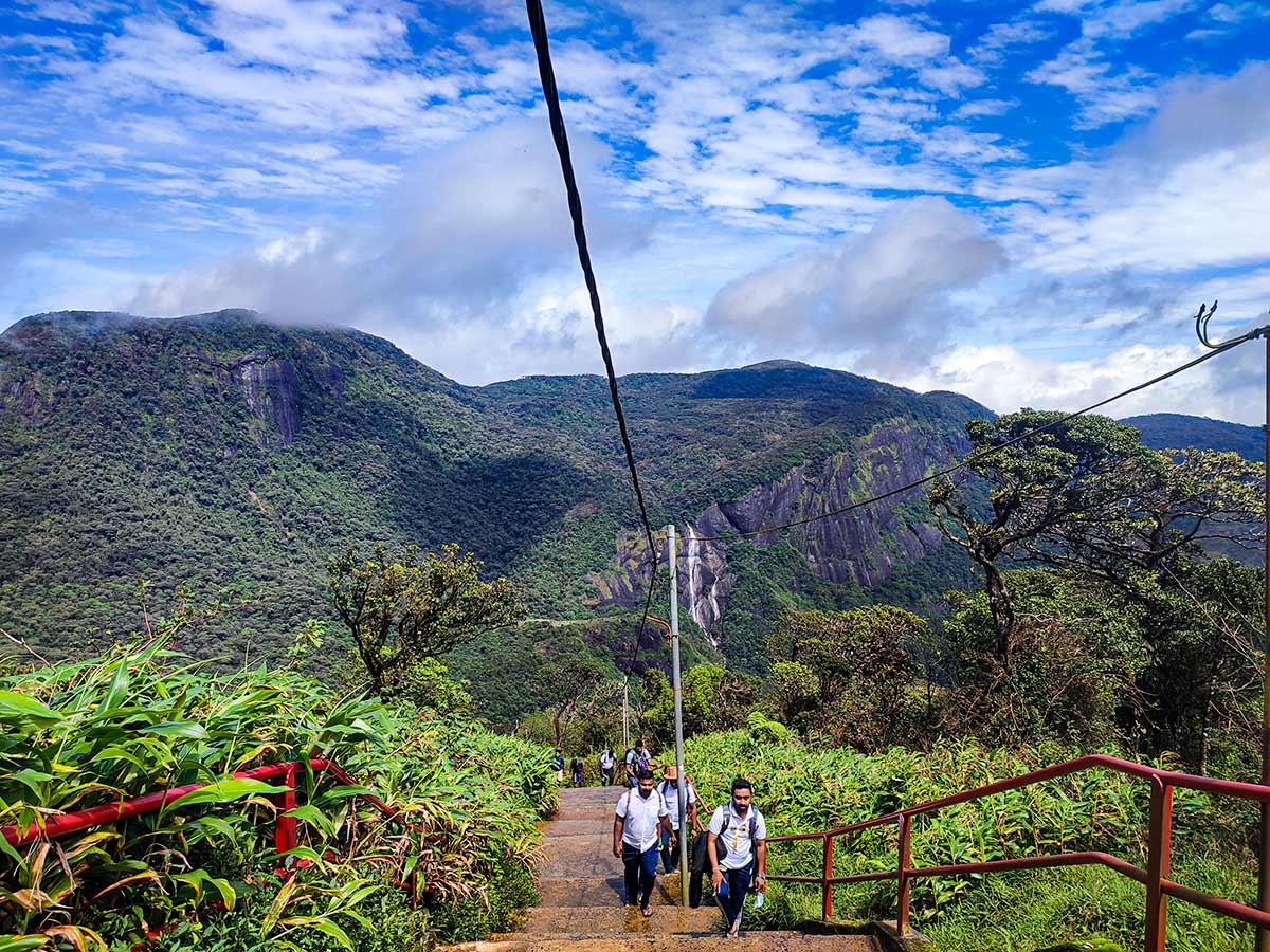 Sunrise view from Adam's Peak summit