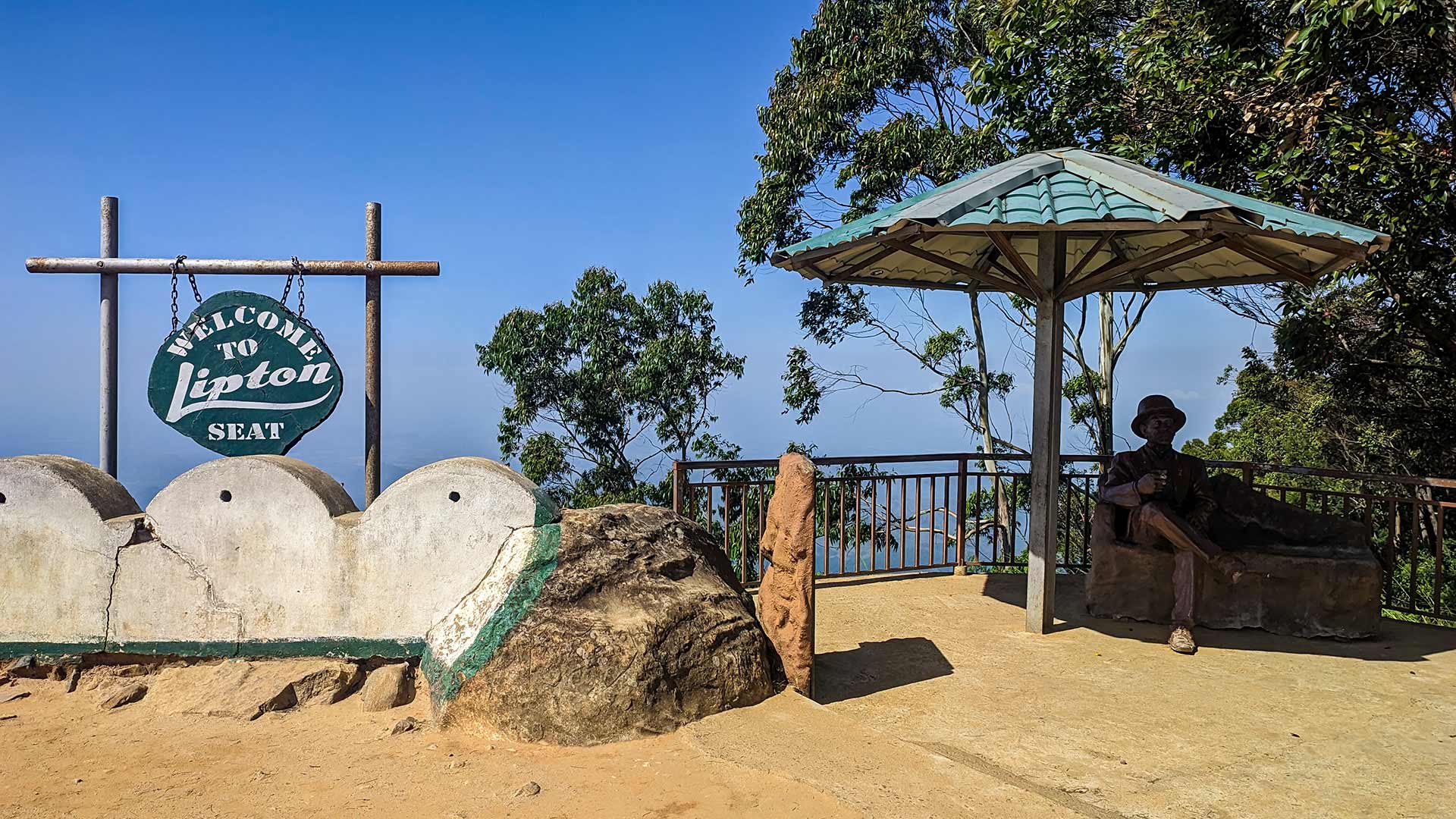 Lipton’s Seat viewpoint overlooking tea estates and mountain ranges in Haputale